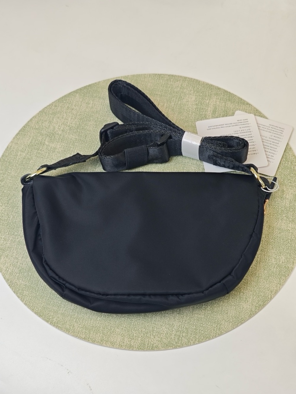 lululemon athletica Black Crossbody Belt Bag with Gold Hardware 2L - Picture 3 of 5